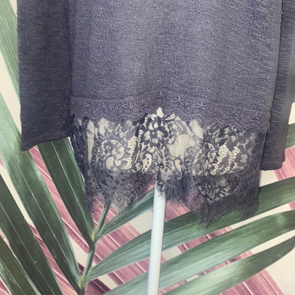 Eyeshadow Thin Sweater with Lace - Picture 3 of 13